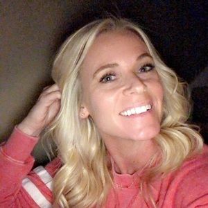 Meet your Posher, Adrienne